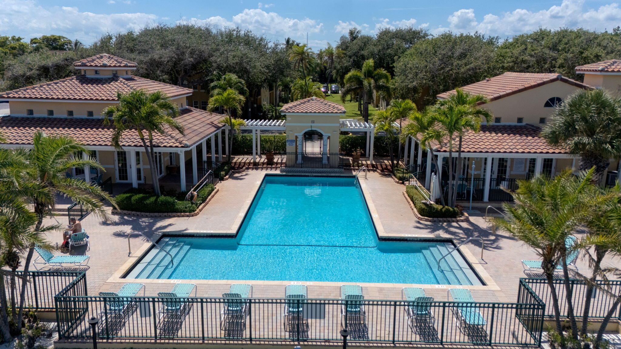 BAY REACH CONDO - Residential