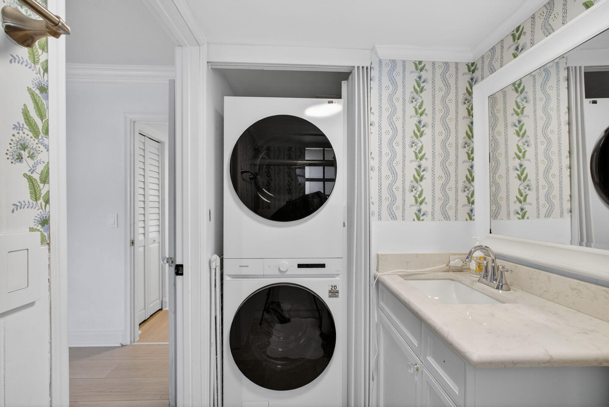 BAY REACH CONDO - Residential