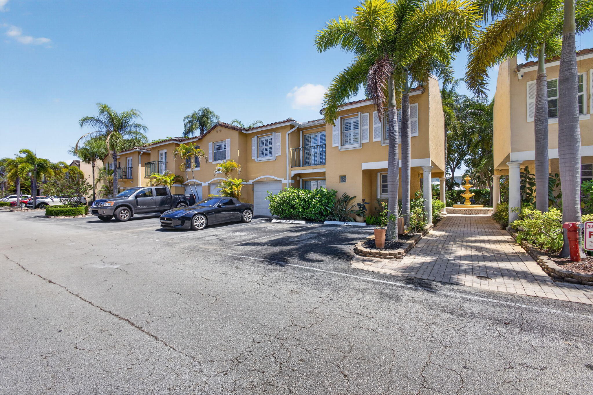 BAY REACH CONDO - Residential