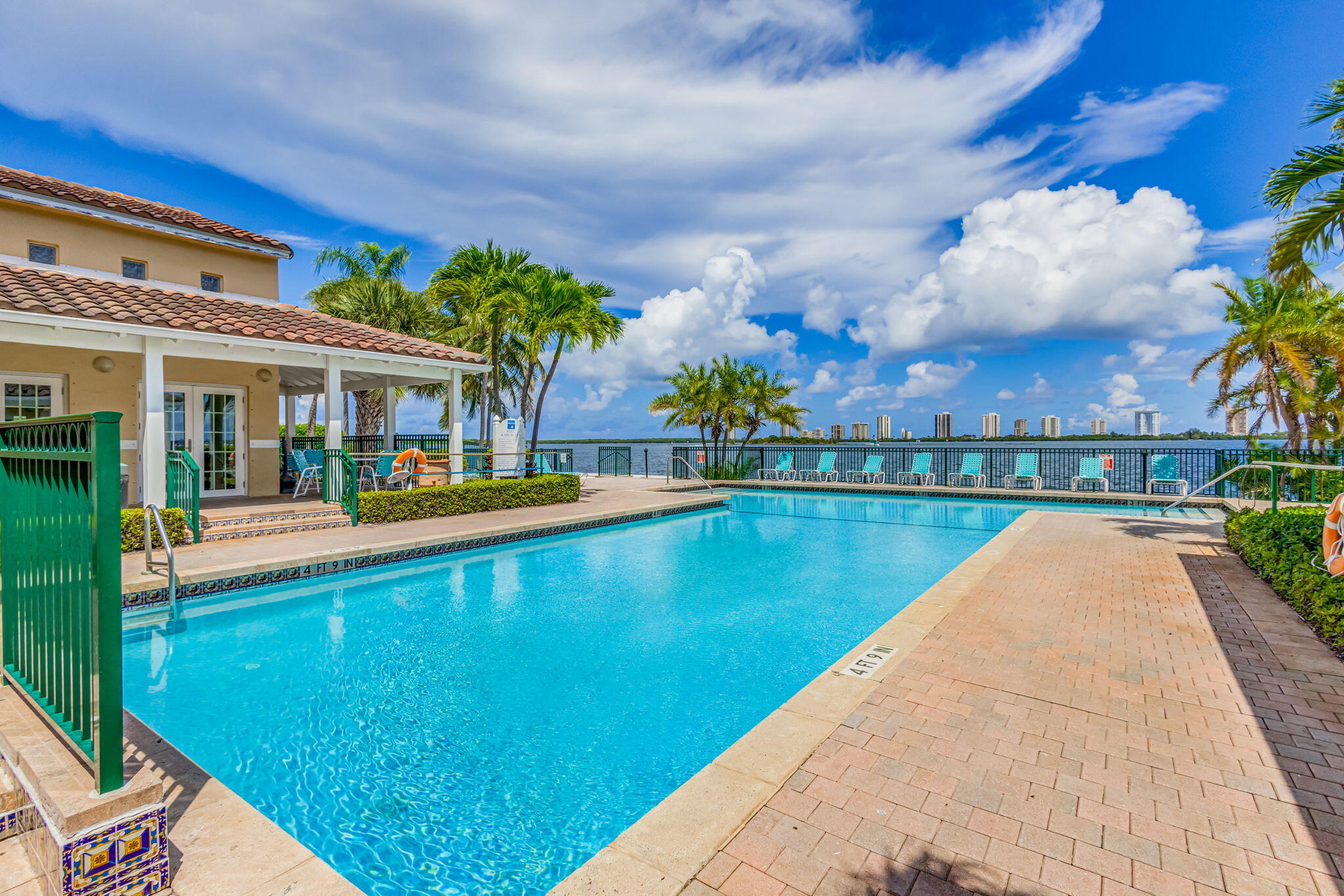 BAY REACH CONDO - Residential