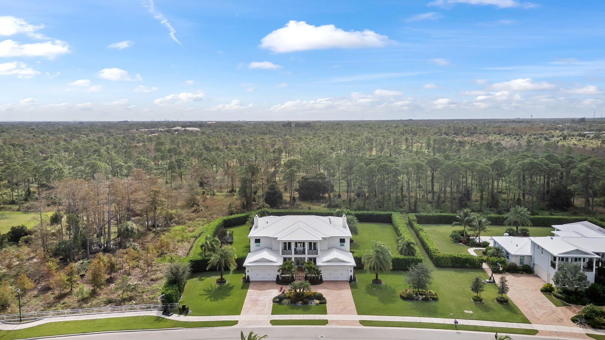 8120 SE Old Plantation Circle