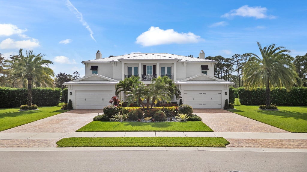 Photo of 8120 SE Old Plantation Circle, Jupiter, FL 33458 (MLS # R11045203)