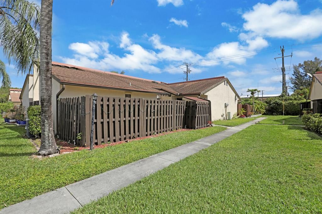 Photo of 2701 Waterview Circle, Palm Springs, FL 33461 (MLS # R10780082)