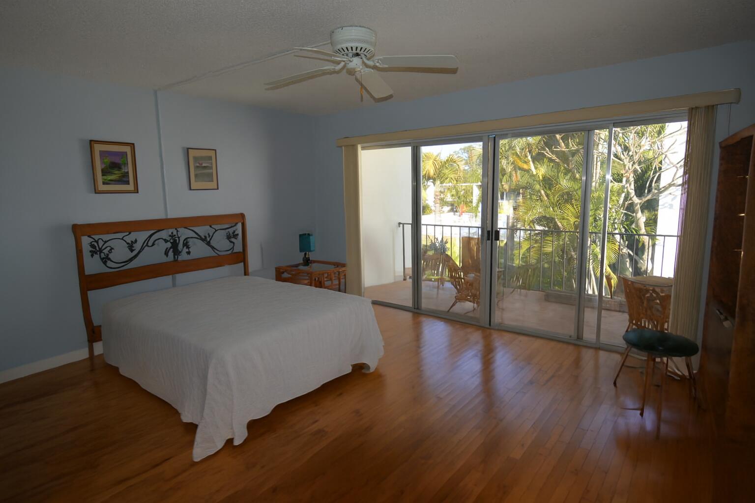 ROYALE HARBOUR CONDO OR 2092P693 VILL - Residential