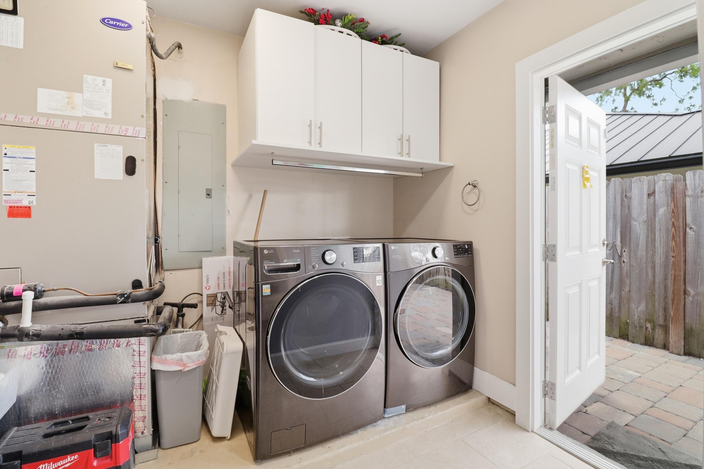 SUGAR POND MANOR OF WELLINGTON - Residential