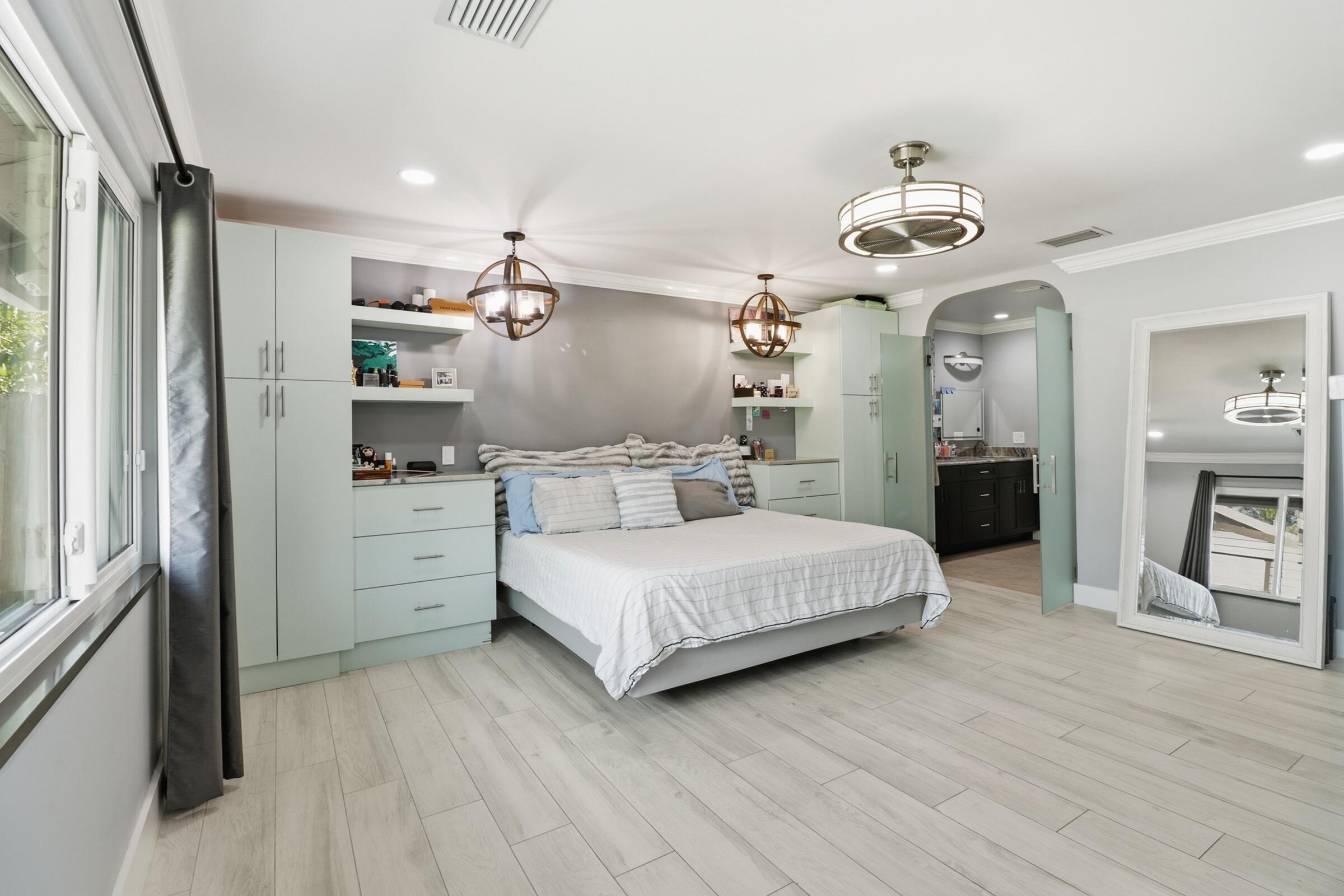 SUGAR POND MANOR OF WELLINGTON - Residential