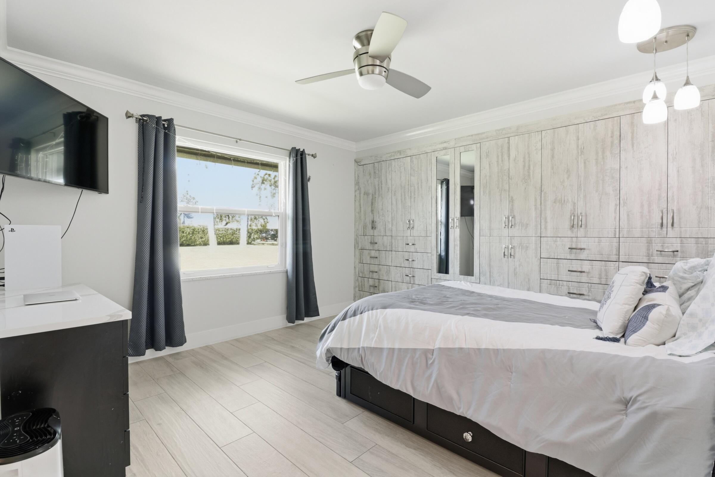 SUGAR POND MANOR OF WELLINGTON - Residential