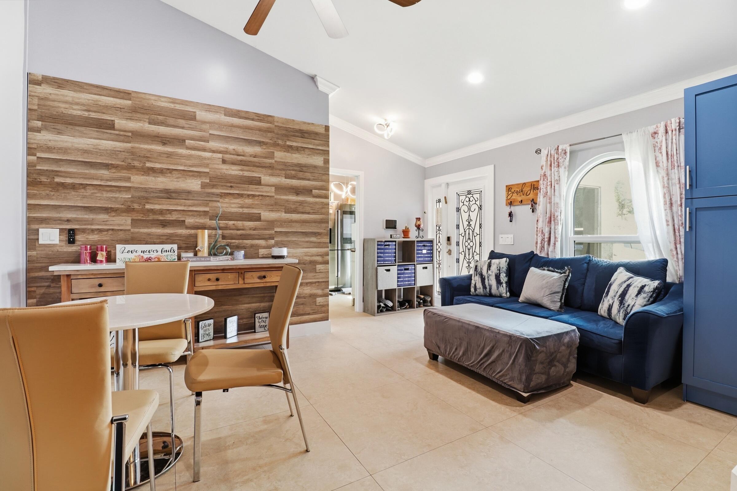 SUGAR POND MANOR OF WELLINGTON - Residential