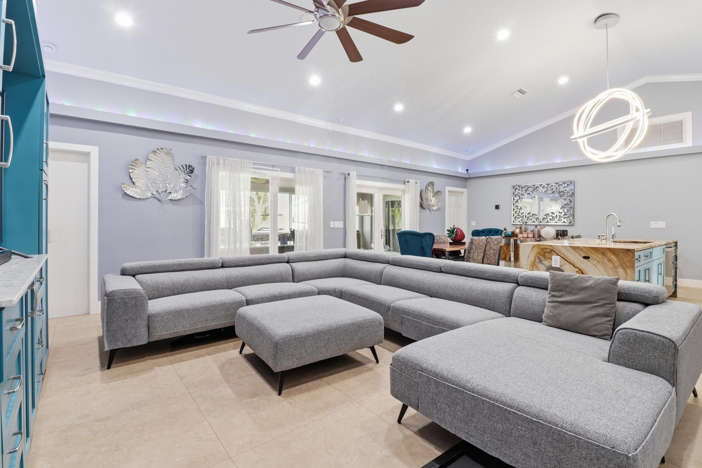 SUGAR POND MANOR OF WELLINGTON - Residential