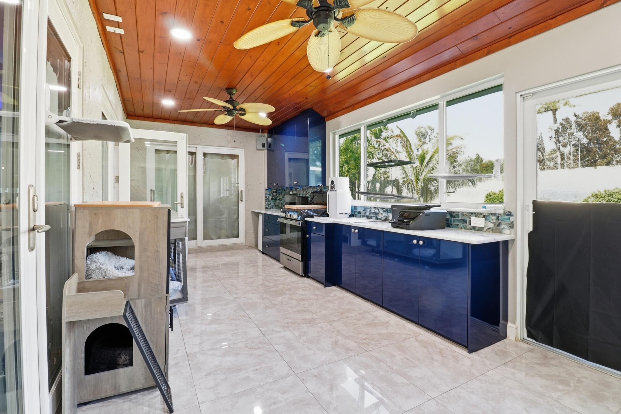 SUGAR POND MANOR OF WELLINGTON - Residential