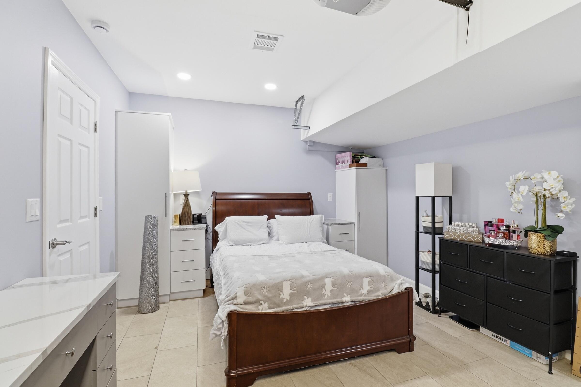 SUGAR POND MANOR OF WELLINGTON - Residential