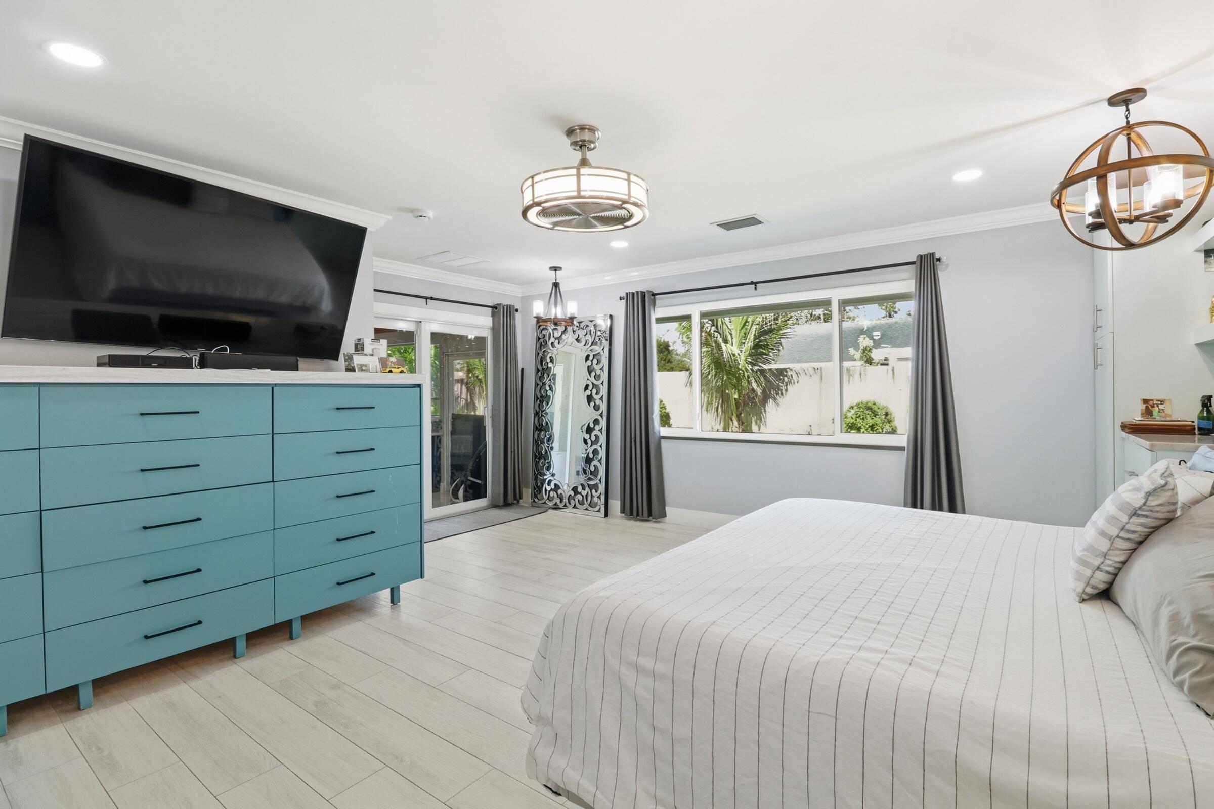 SUGAR POND MANOR OF WELLINGTON - Residential