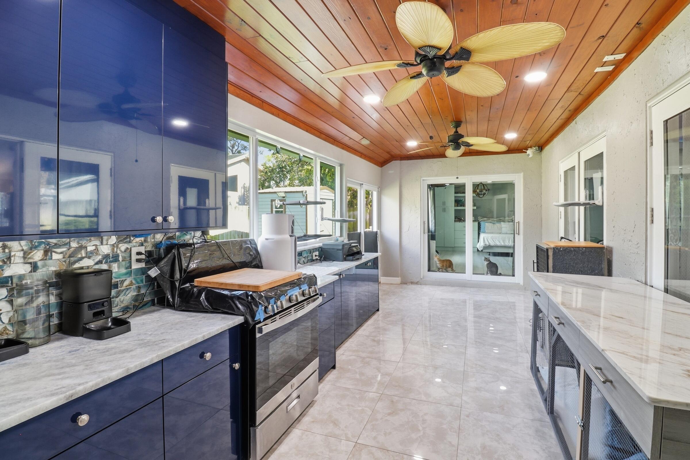 SUGAR POND MANOR OF WELLINGTON - Residential