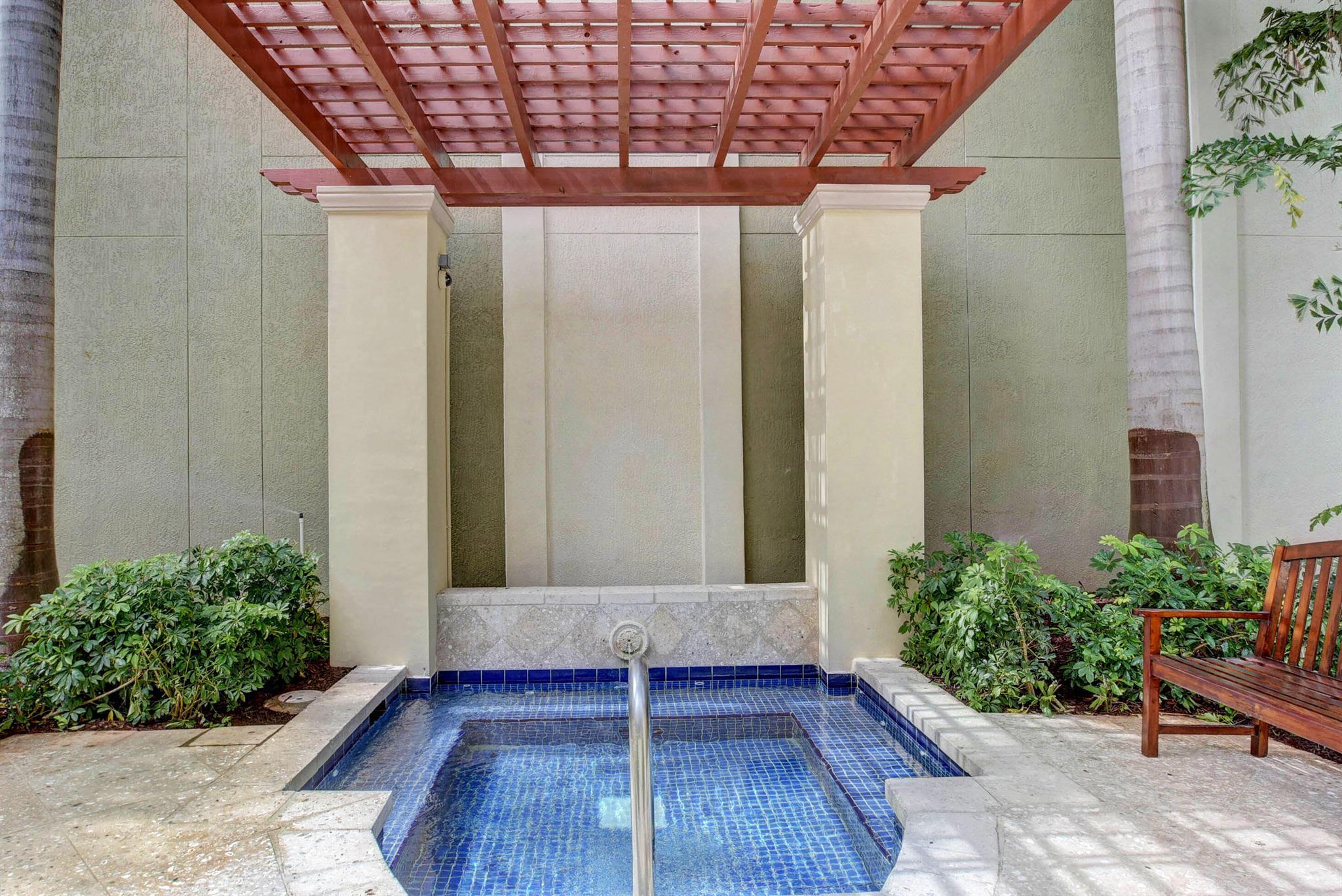 MOORINGS AT LANTANA CONDO - Residential Lease