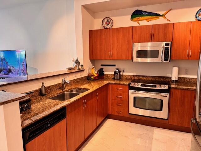 MOORINGS AT LANTANA CONDO - Residential Lease