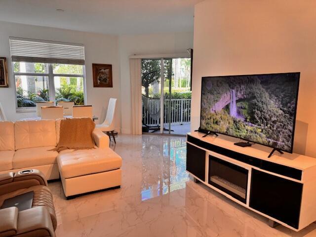 MOORINGS AT LANTANA CONDO - Residential Lease