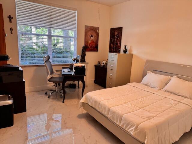 MOORINGS AT LANTANA CONDO - Residential Lease