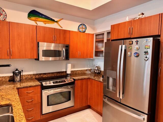 MOORINGS AT LANTANA CONDO - Residential Lease