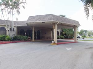 POINCIANA PLACE CONDO 1,2 - Residential