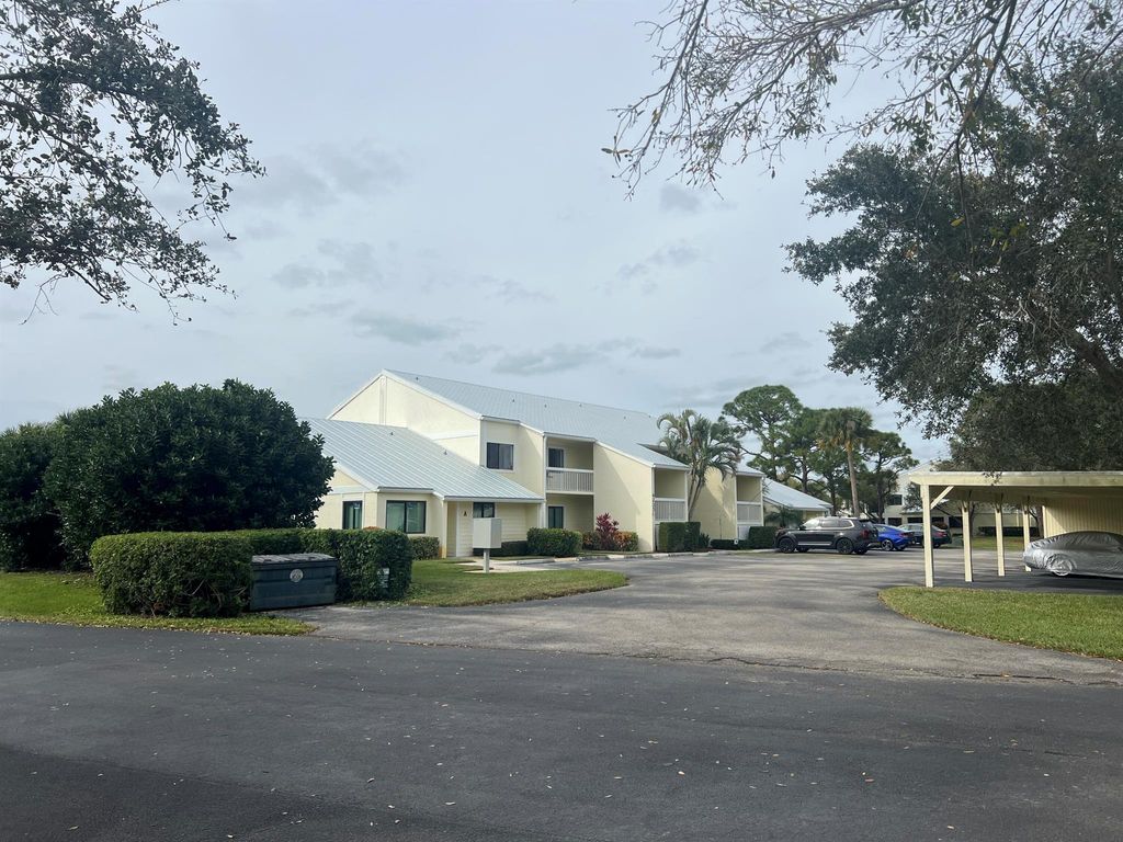 Photo of 4235 Gator Trace Avenue #H, Fort Pierce, FL 34982 (MLS # R10984378)