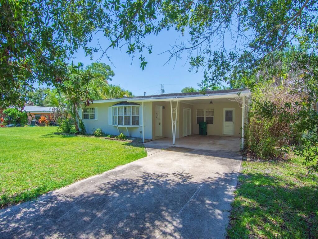 Photo of 7907 Lockwood Drive, Fort Pierce, FL 34951 (MLS # B26031119)