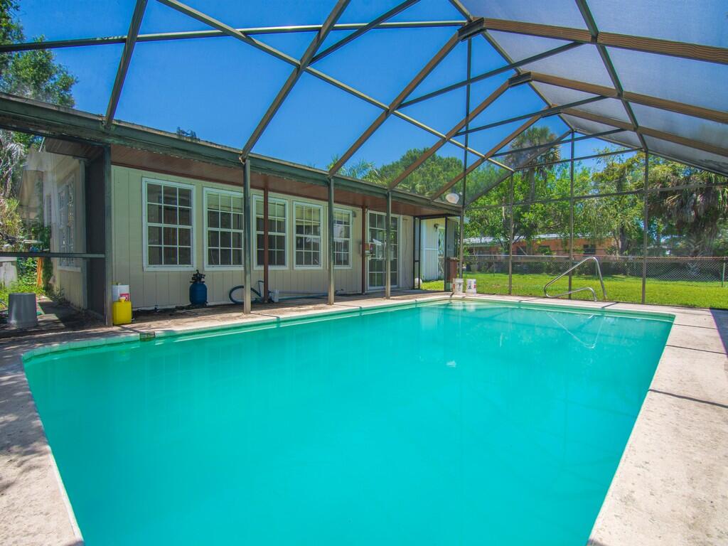7907 Lockwood Drive, Fort Pierce, FL, 34951/$220,000 4 7907 Lockwood Drive