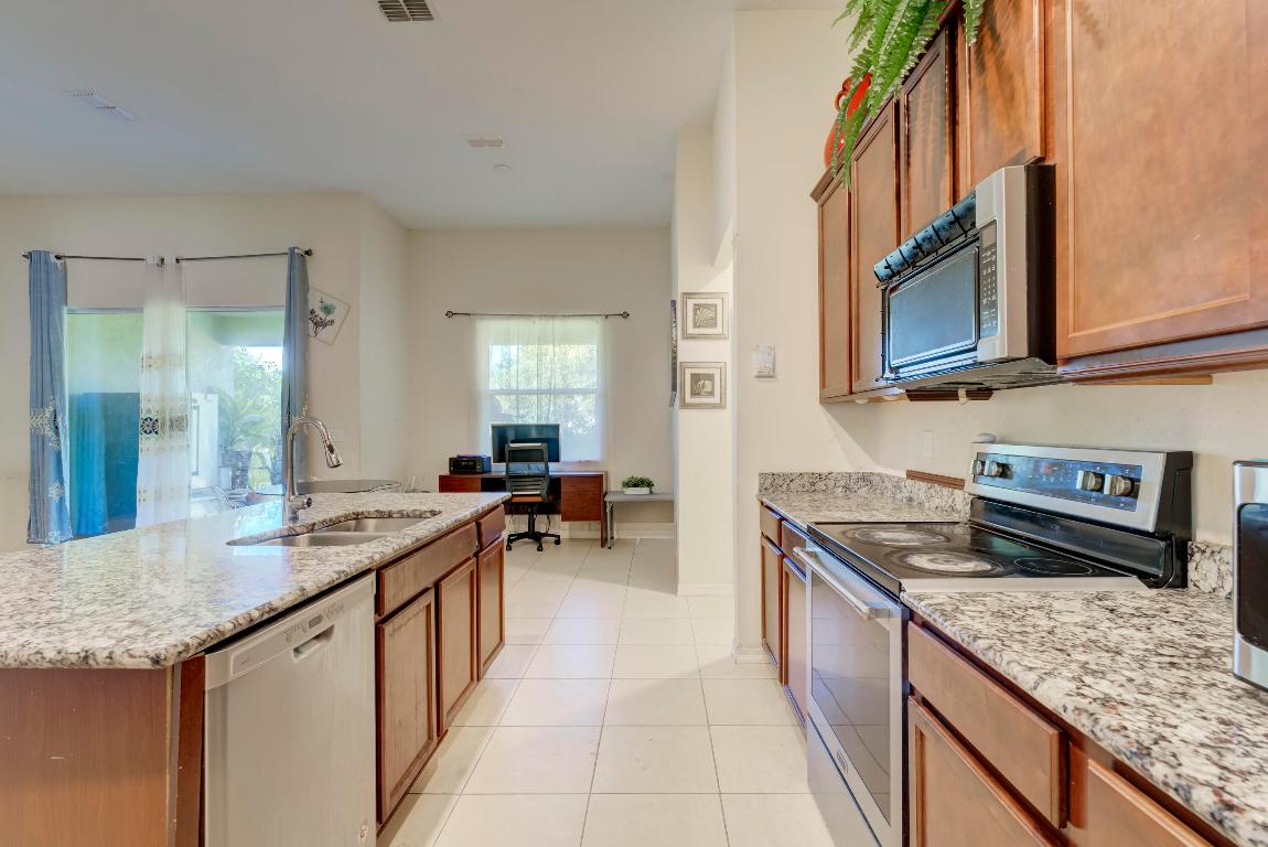 PORT ST LUCIE-SECTION 07- - Residential