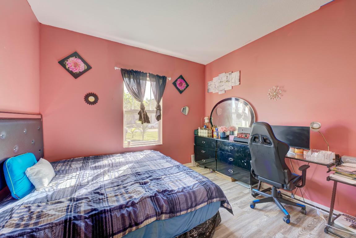 PORT ST LUCIE-SECTION 07- - Residential