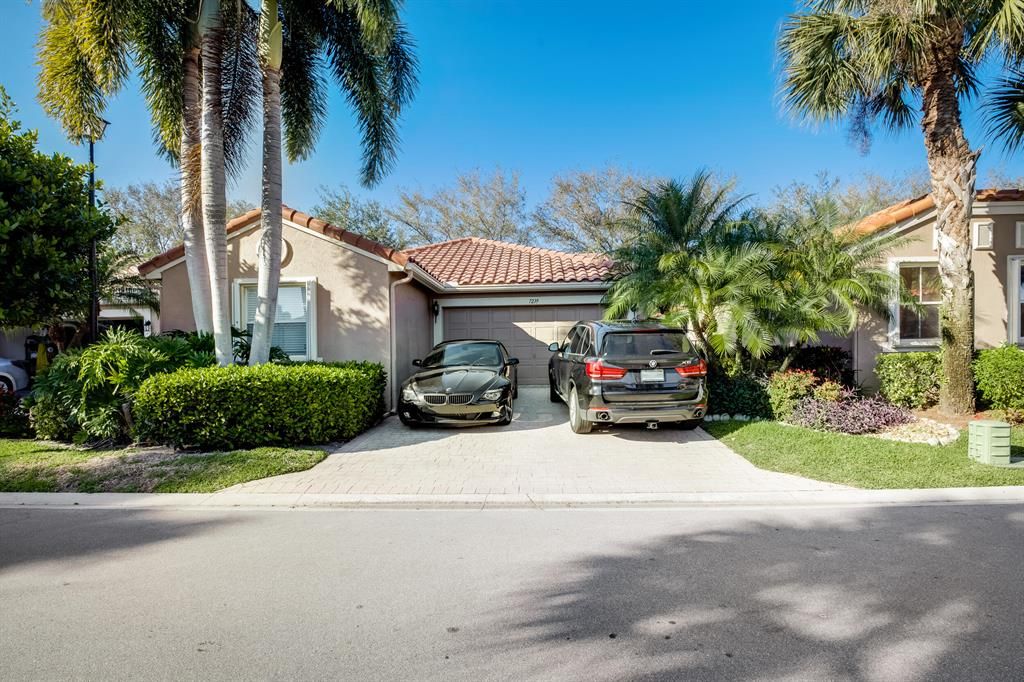 Photo of 7239 Whitfield Avenue, Boynton Beach, FL 33437 (MLS # R10869852)