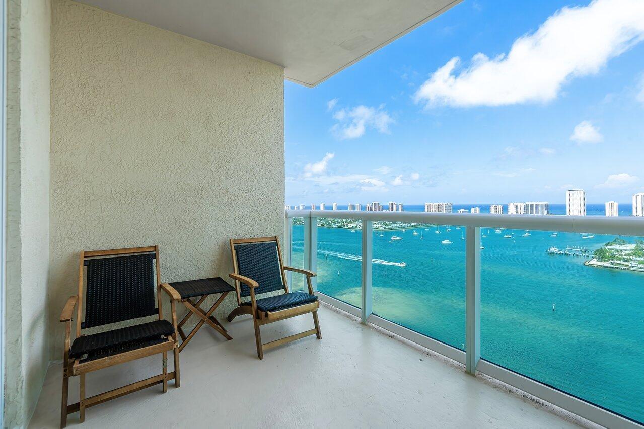 2640 Lake Shore Drive 2409