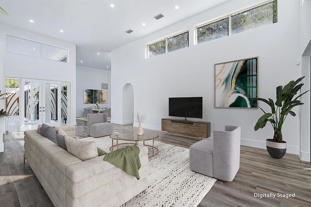 ADMIRALS COVE - Residential