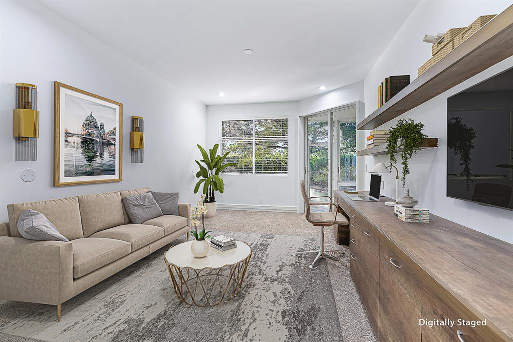 ADMIRALS COVE - Residential