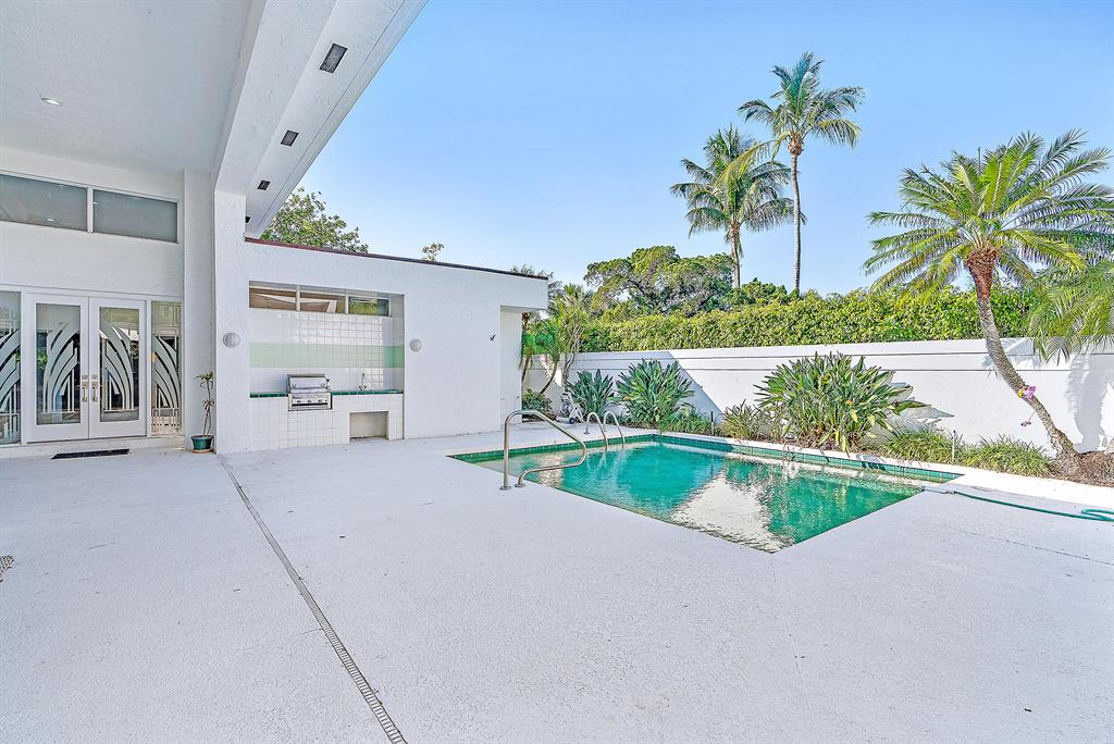 ADMIRALS COVE - Residential