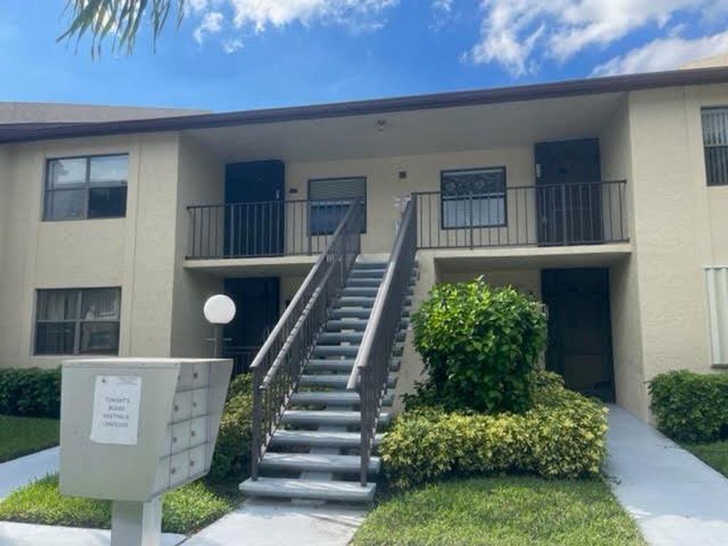 Photo of 3529 Englewood Dr #323, Lake Worth, FL 33467 (MLS # F10365160)