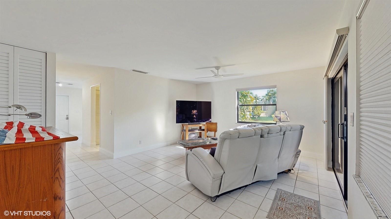 2113 NE 11th Ave 2113
