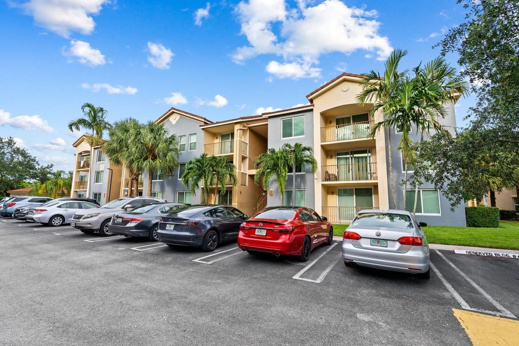 Photo of 615 Villa Cir #615, Boynton Beach, FL 33435 (MLS # F10391921)