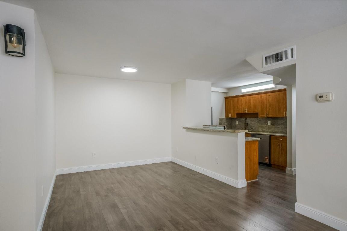 BAYVIEW GARDENS CONDO - Residential