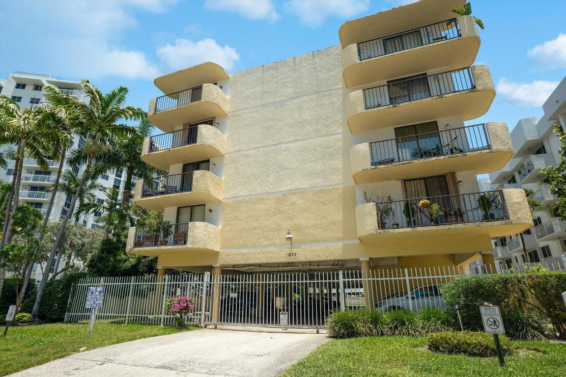 BAYVIEW GARDENS CONDO - Residential