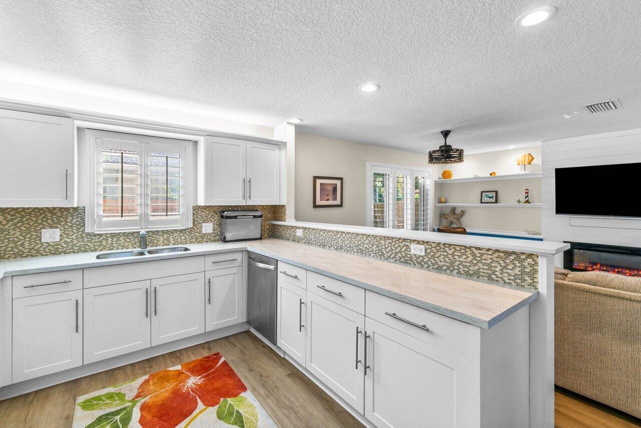 BOCA RATON HILLS SEC 3 - Residential