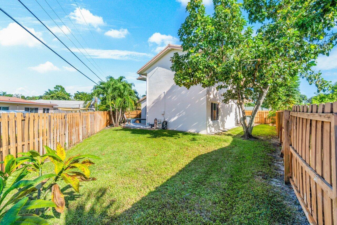 BOCA RATON HILLS SEC 3 - Residential