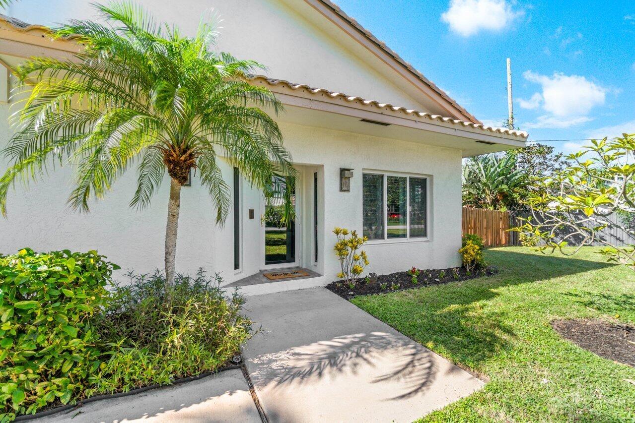 BOCA RATON HILLS SEC 3 - Residential