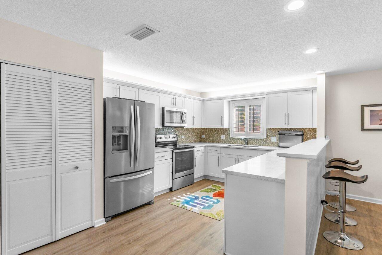 BOCA RATON HILLS SEC 3 - Residential