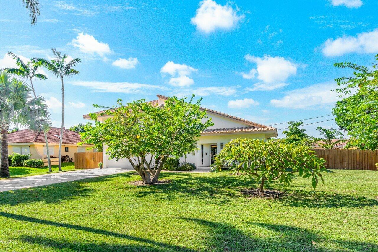 BOCA RATON HILLS SEC 3 - Residential