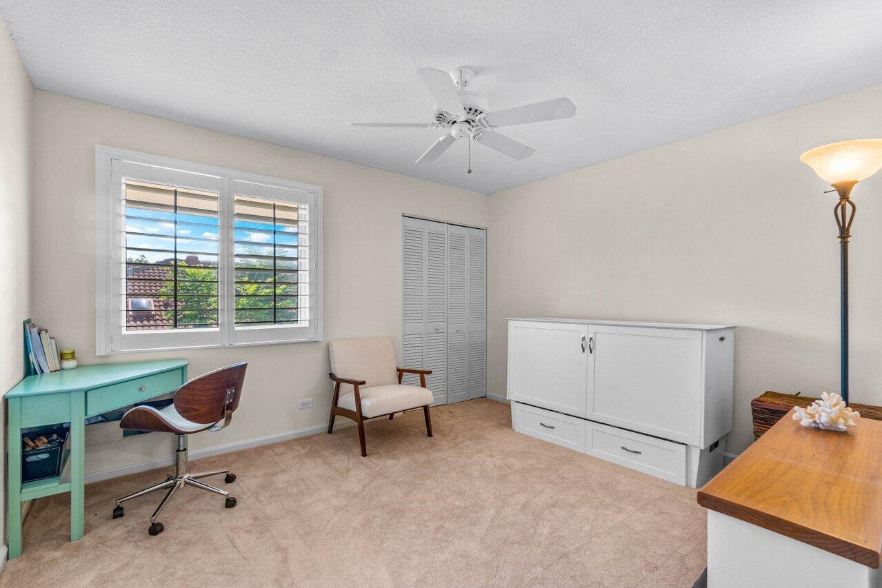 BOCA RATON HILLS SEC 3 - Residential