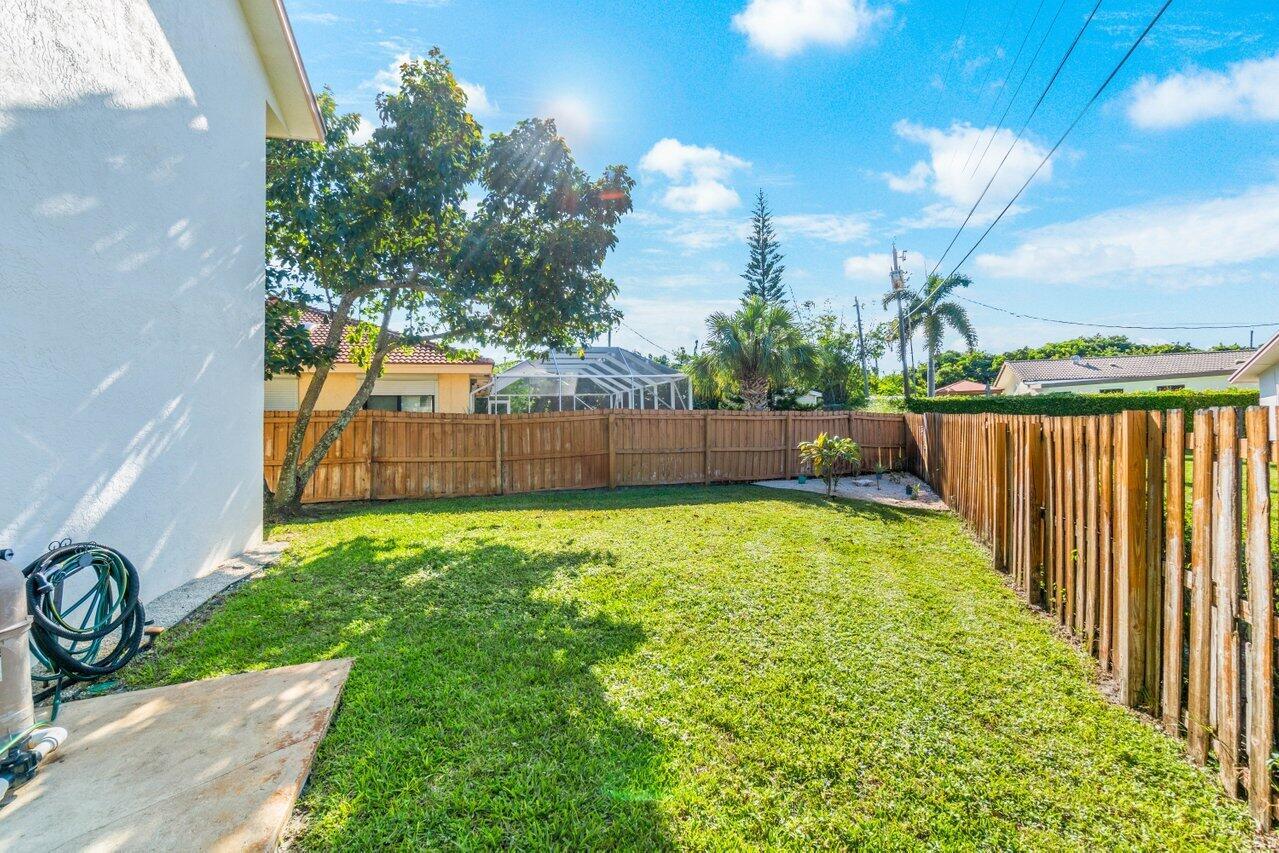 BOCA RATON HILLS SEC 3 - Residential