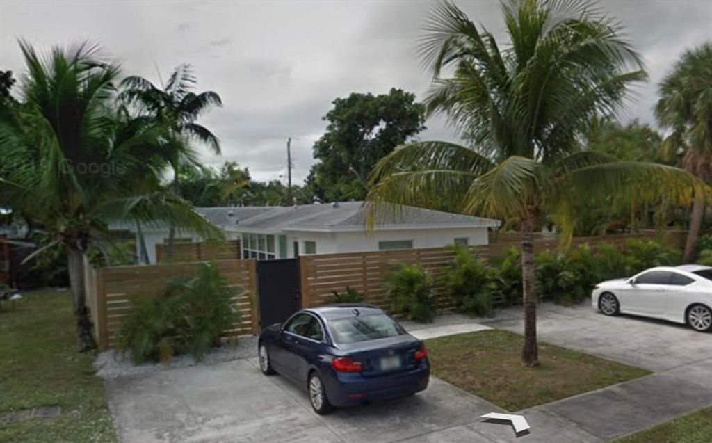 Photo of 226 NE 5th Terrace Ct, Delray Beach, FL 33483 (MLS # R10757343)