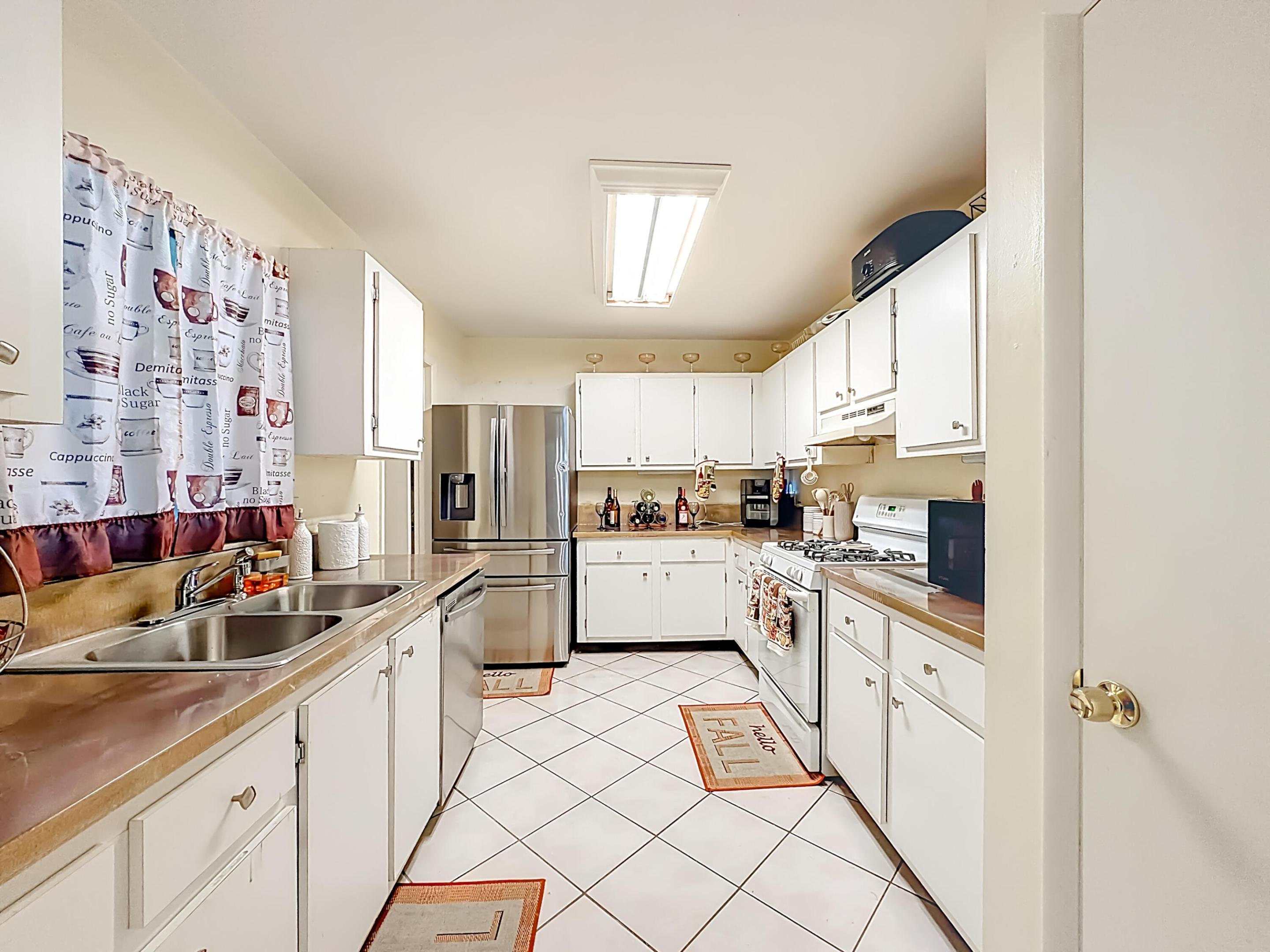 WALDEN POND - Residential