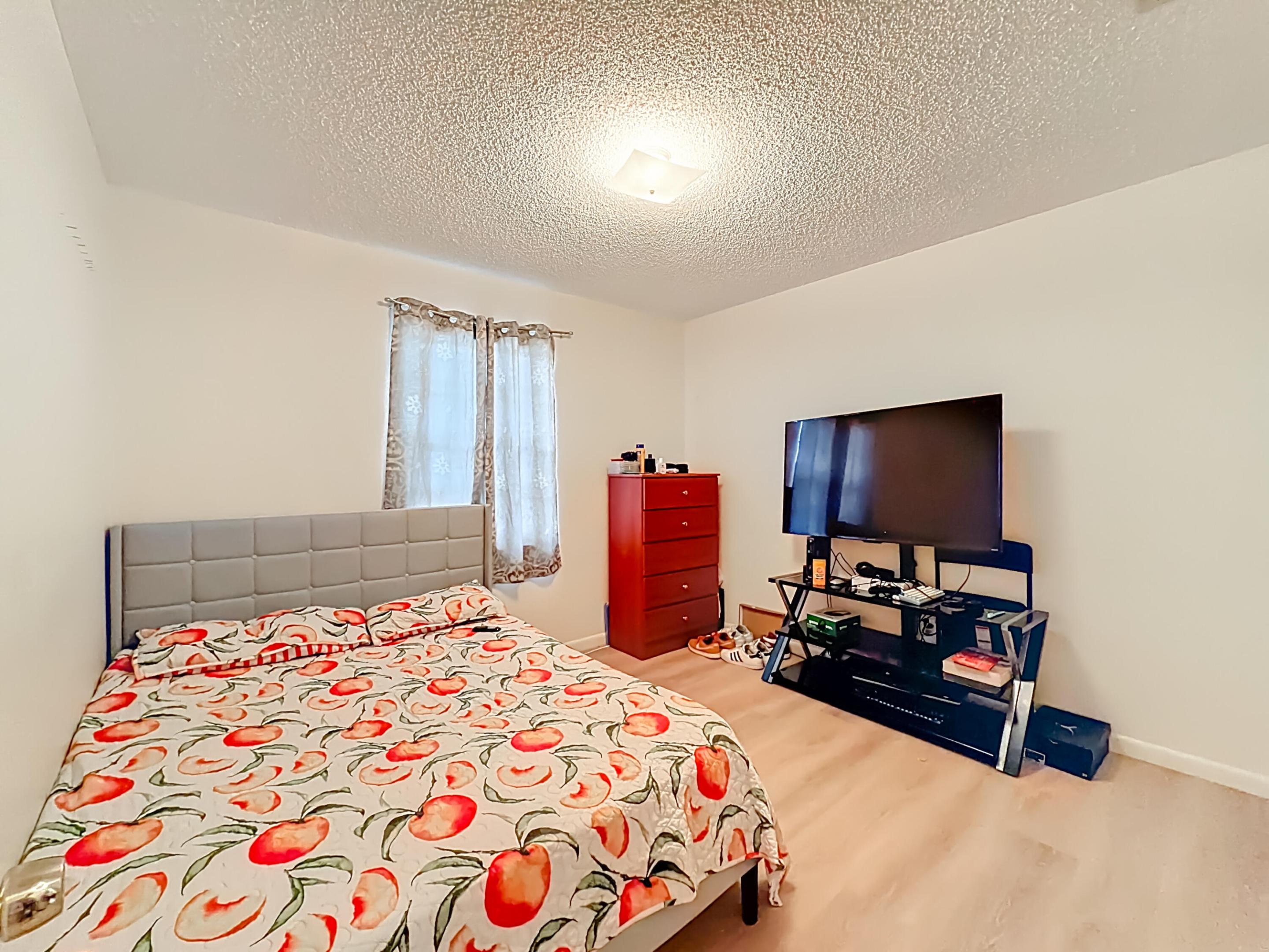 WALDEN POND - Residential