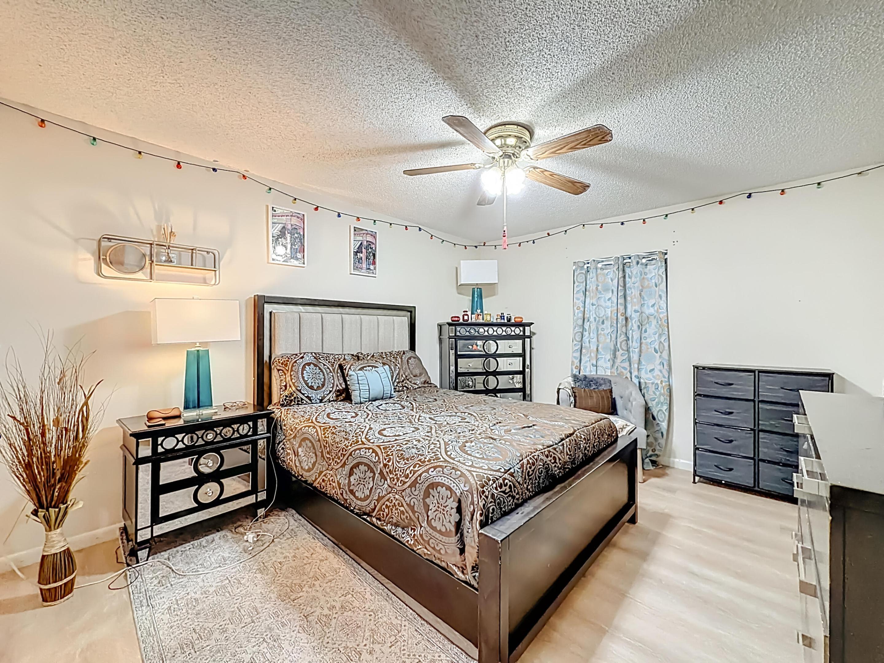 WALDEN POND - Residential