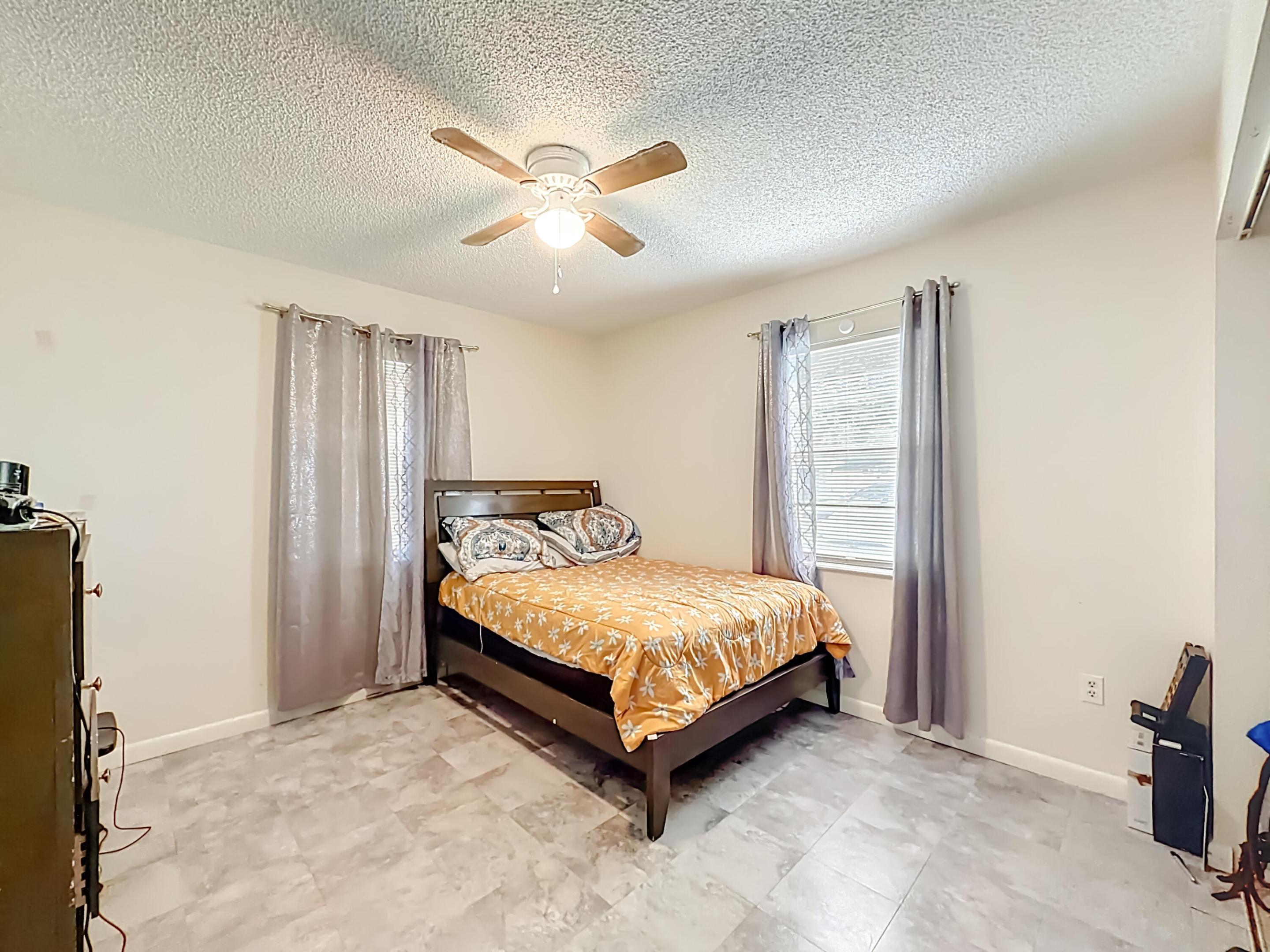 WALDEN POND - Residential